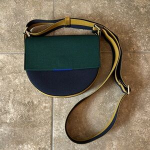 Rothys Saddle Crossbody in Mallard Green